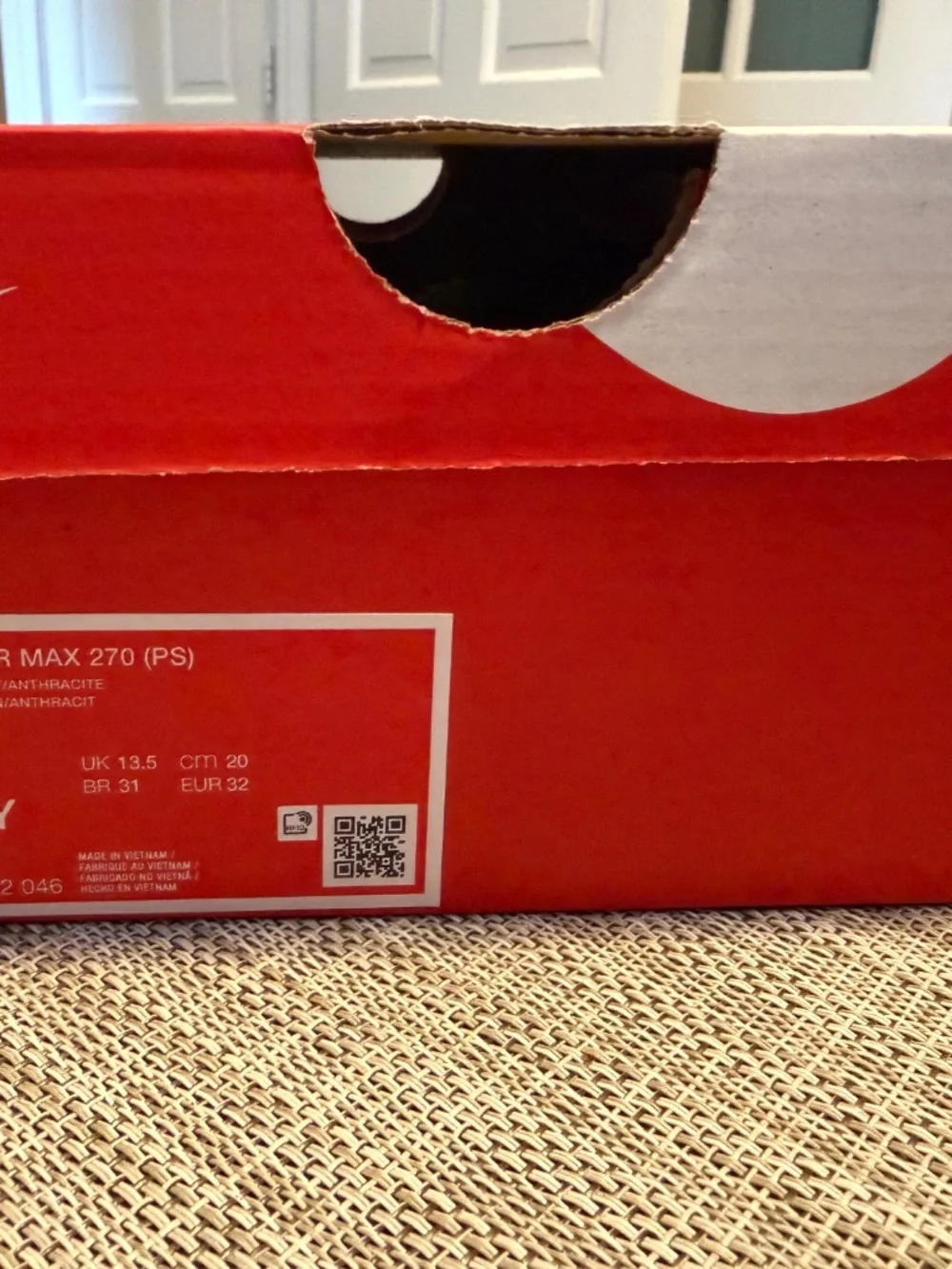 Nike Air Max 270 (Little Kids) NWT